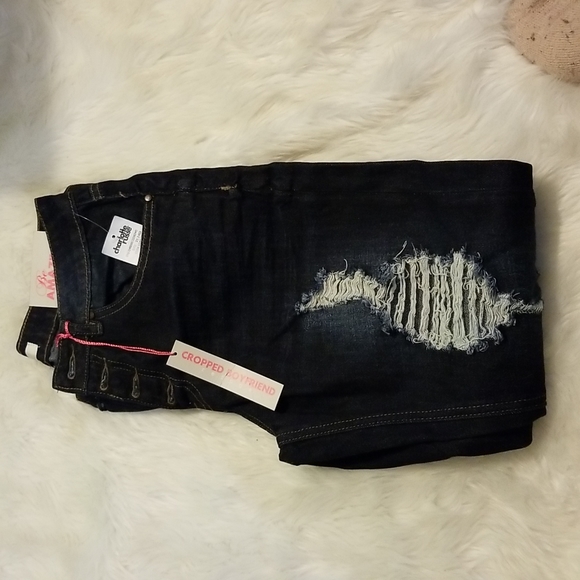 REFUGE Cropped Boyfriend Button Fly Jeans - Picture 2 of 15